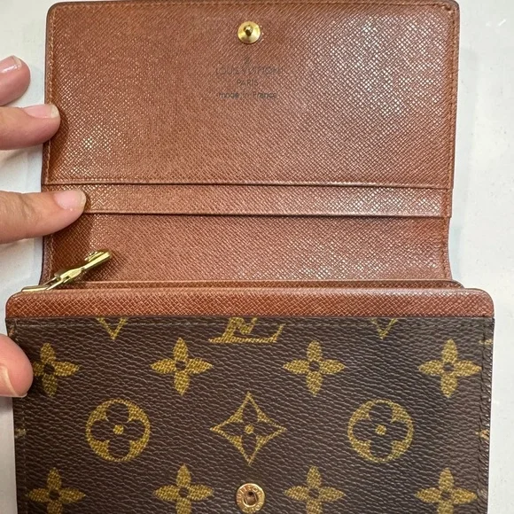 Louis Vuitton Porte-Monnaie Trésor Wallet - Monogram Canvas - Picture 5 of 7